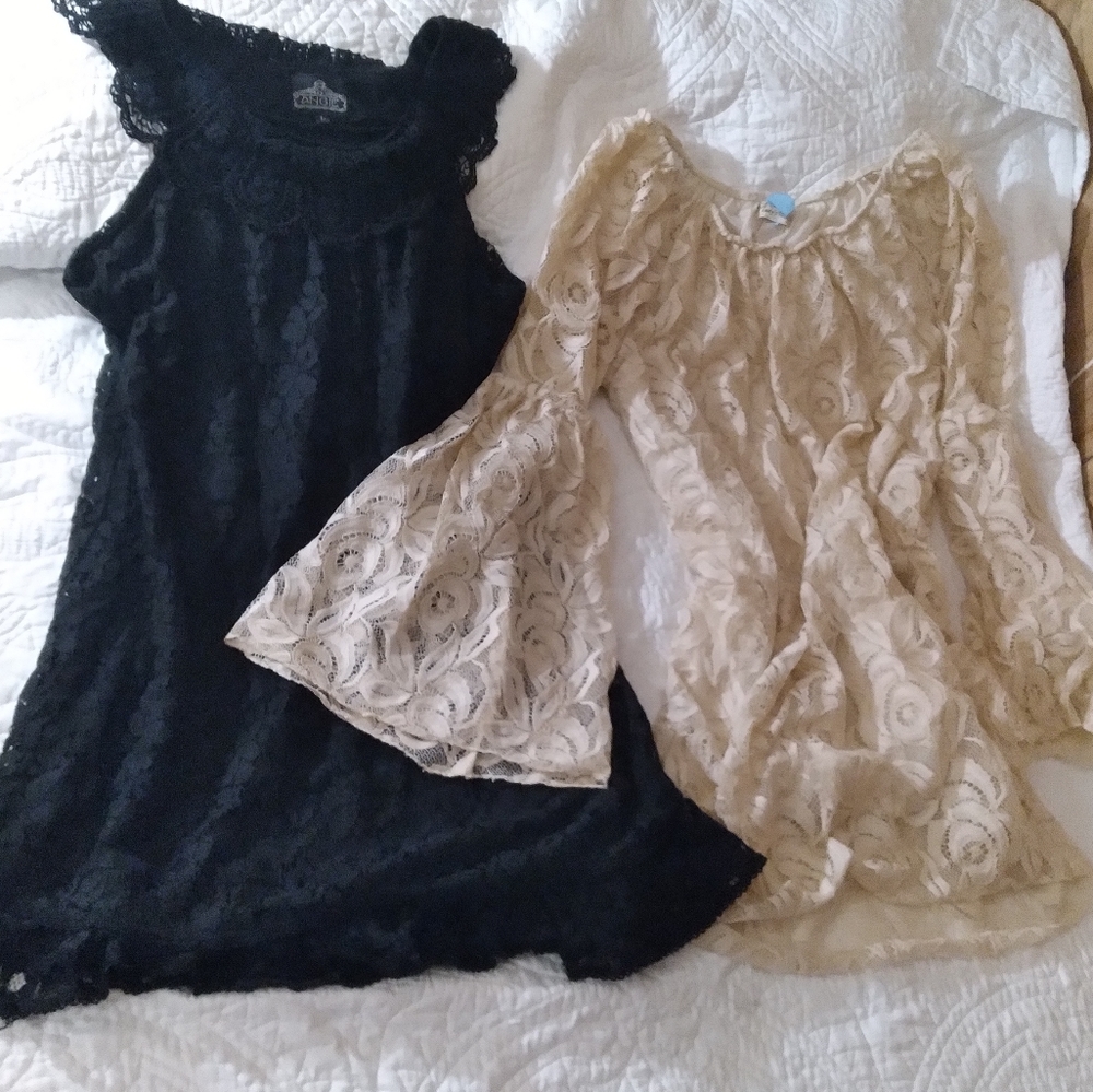 🩷2 for $30. Bundle of 2 pretty lace midi dresses.